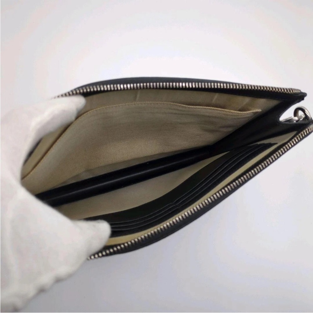 Gucci Black and Red Wolf Clutch - Picture 11 of 14